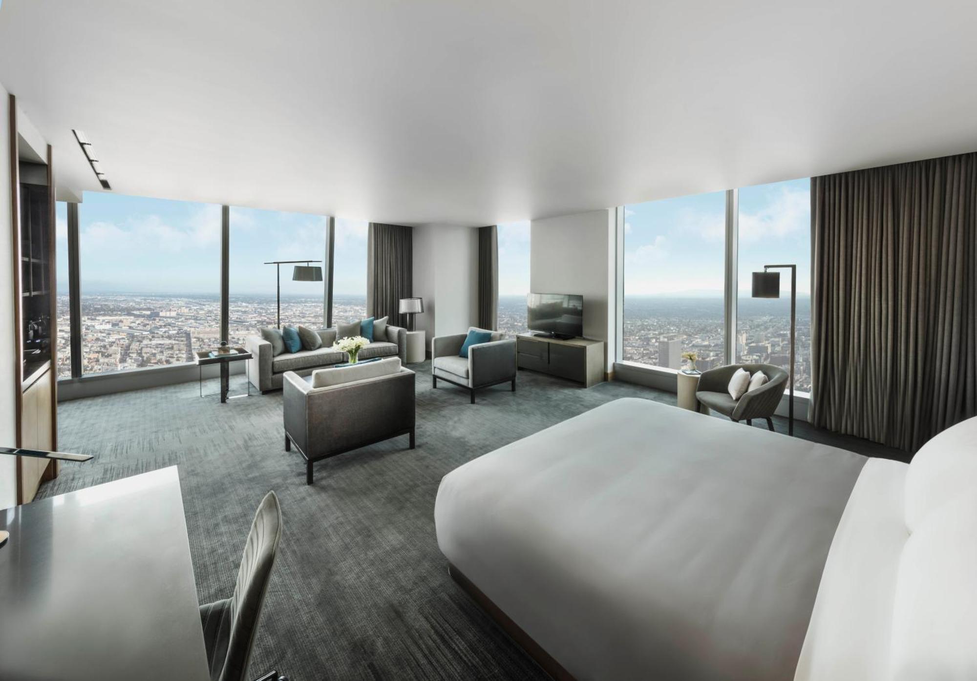King Suite Club Floor
