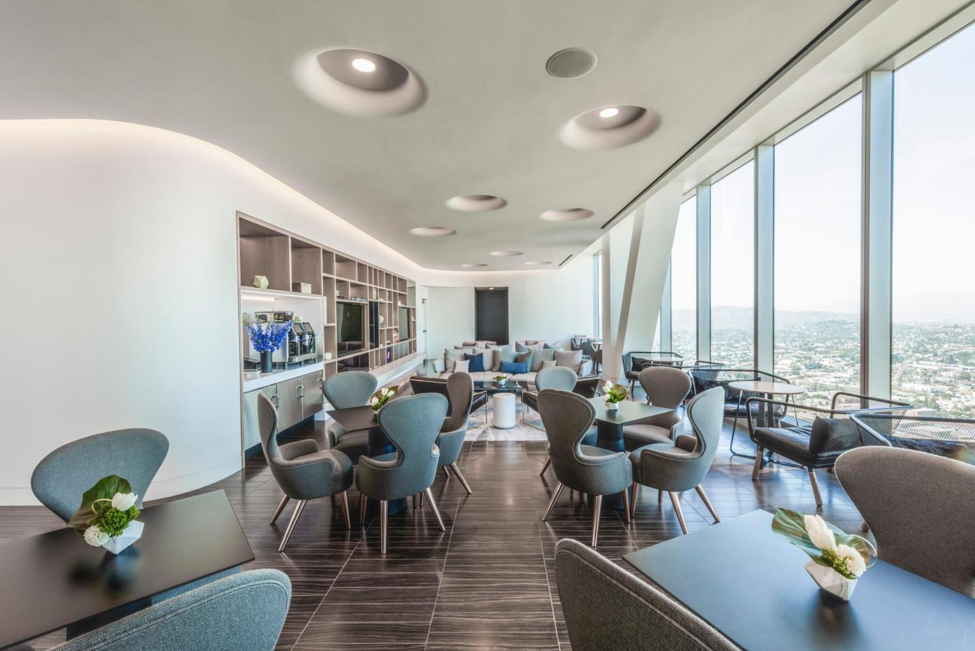 King Suite Club Floor