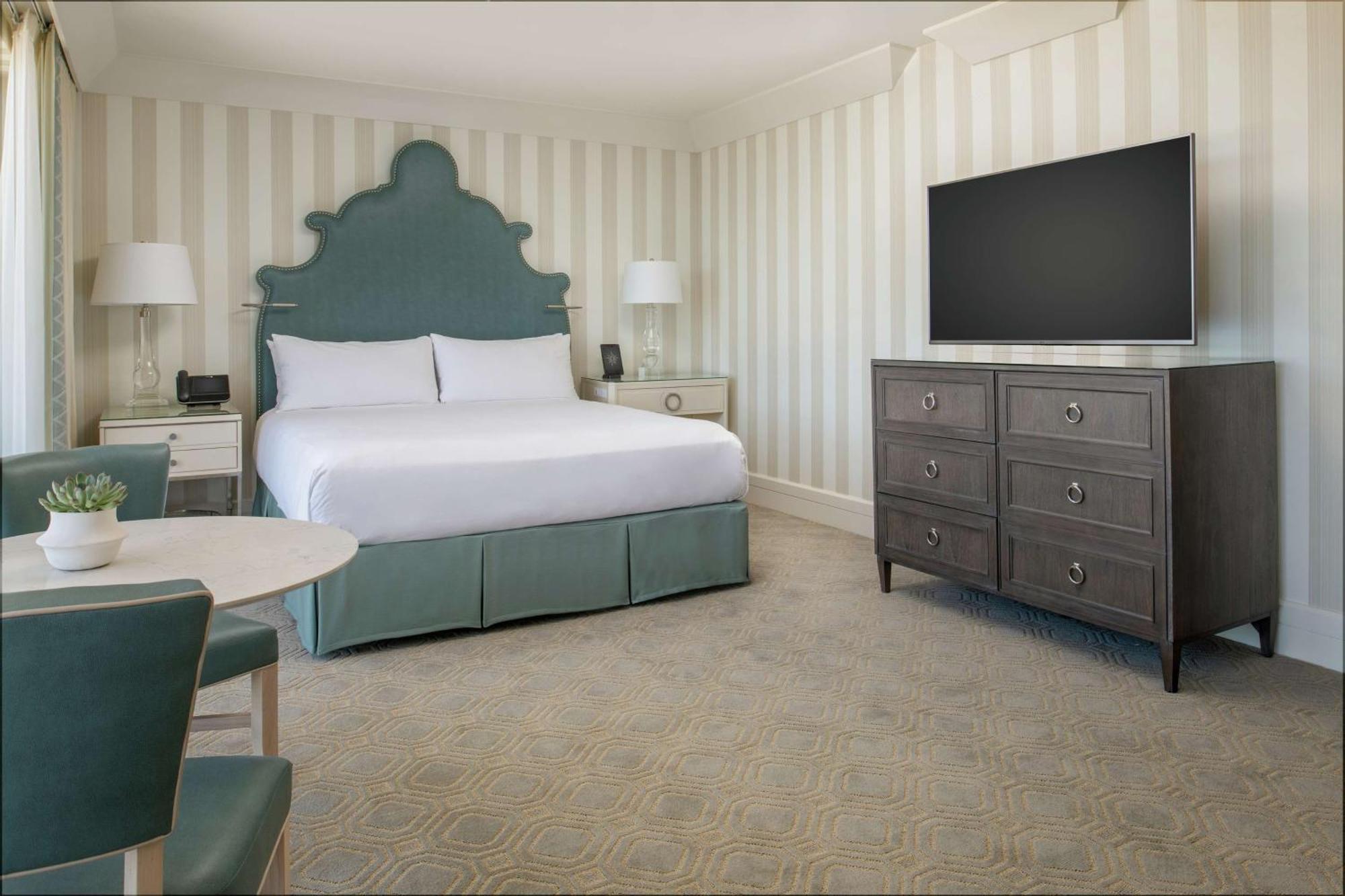 Deluxe Room Mobility Hearing Access,1552442650:JPEG
