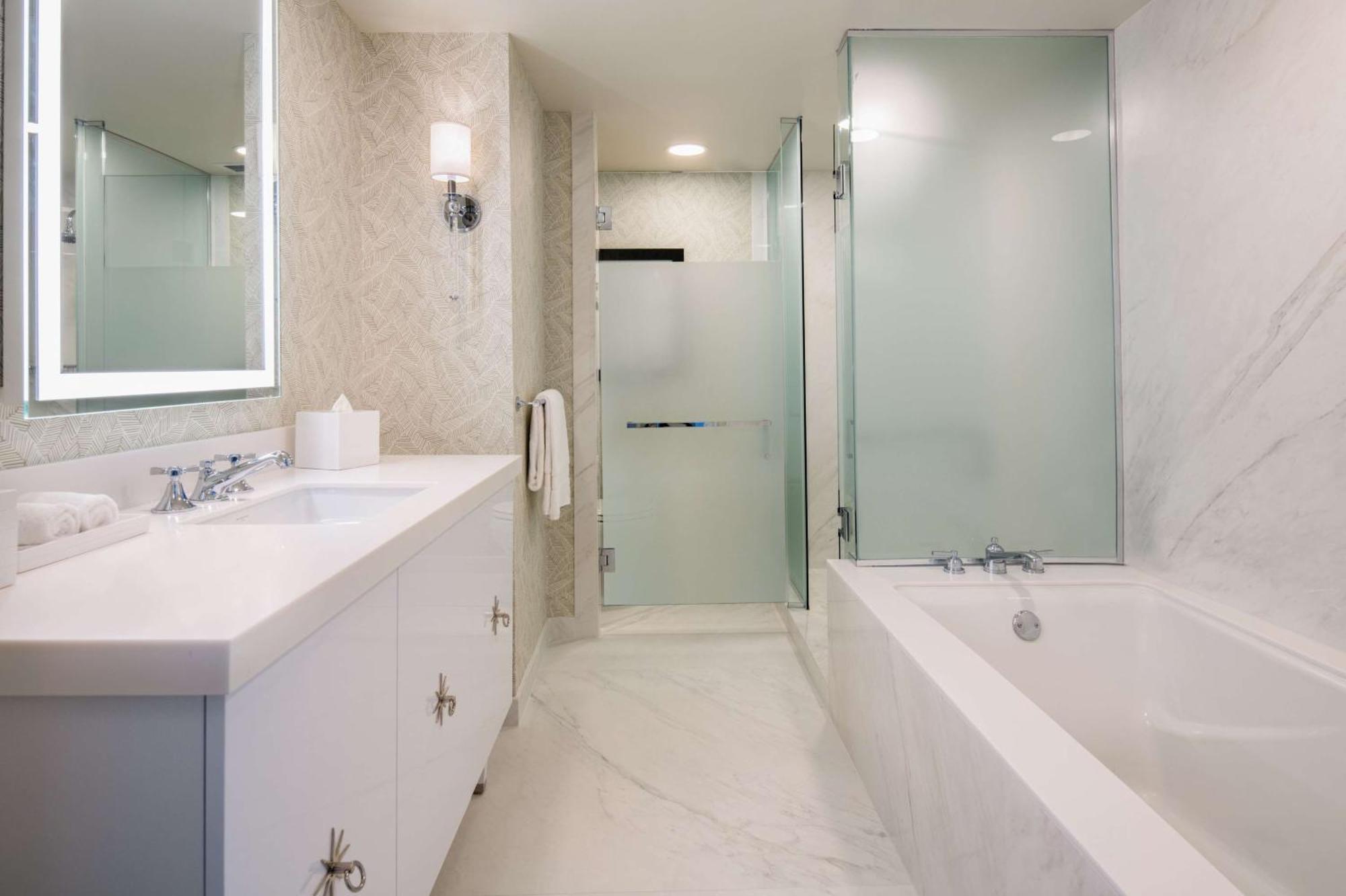 Junior Suite,1552442785:JPEG