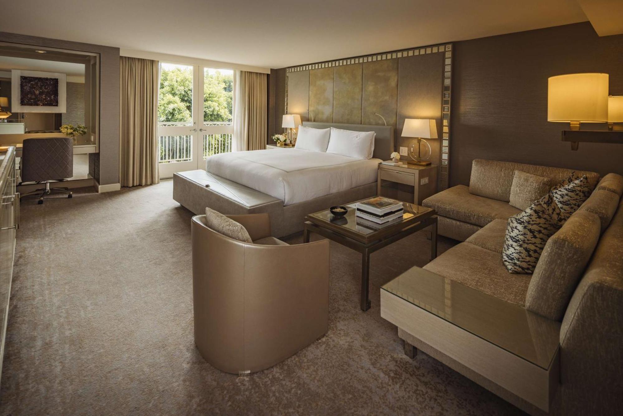 Deluxe Classic Suite