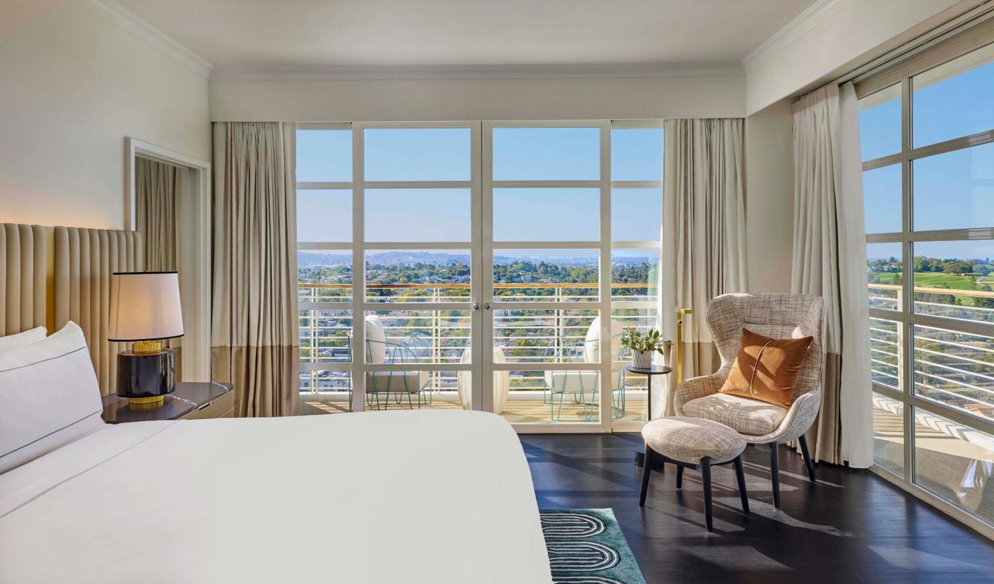Hollywood Suite