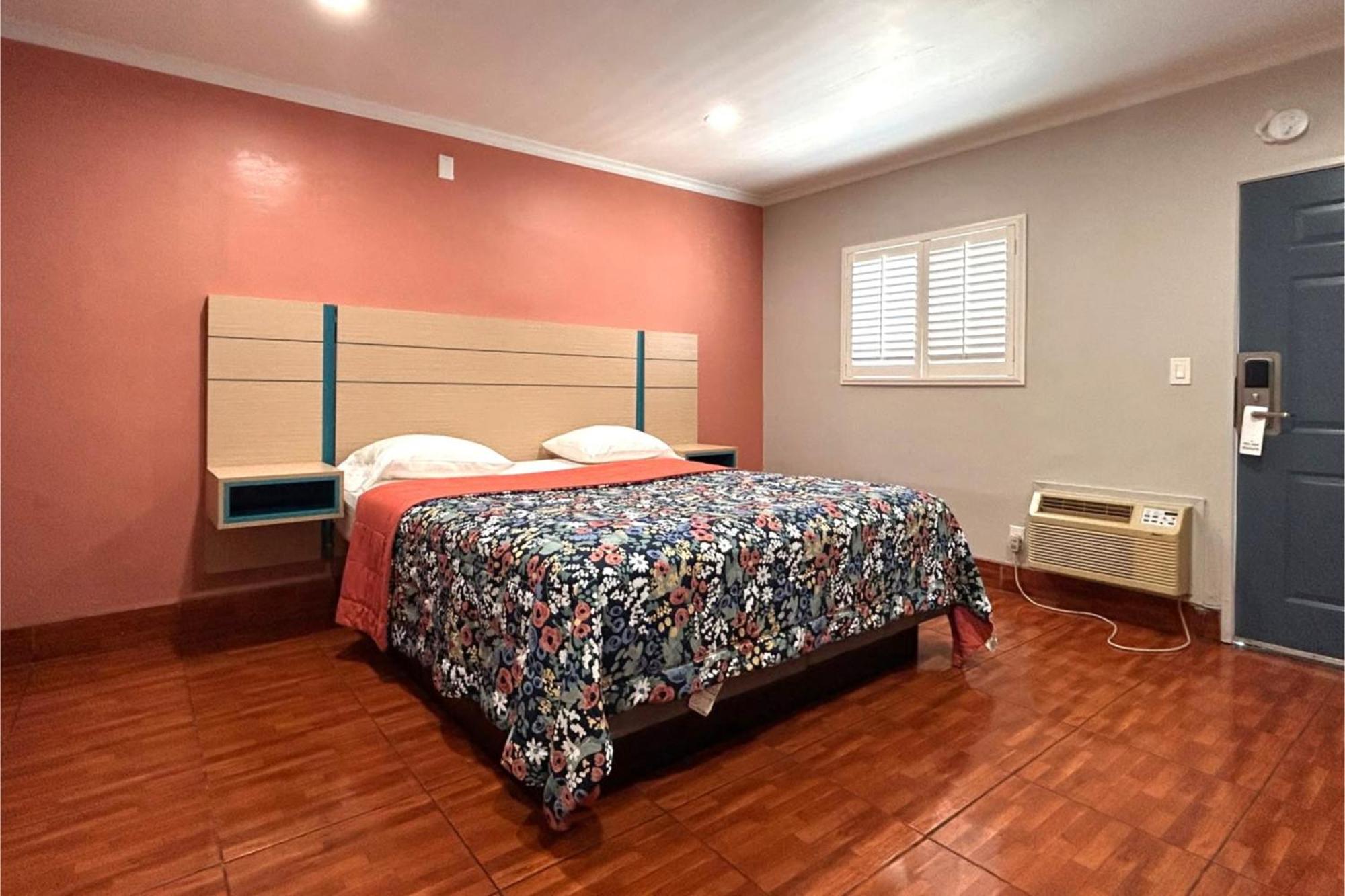 King Bed Non-Smoking